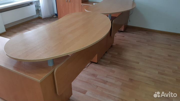 Стол офисный с тумбой