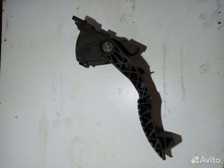 Пидаль газа рено лагуна2 2005