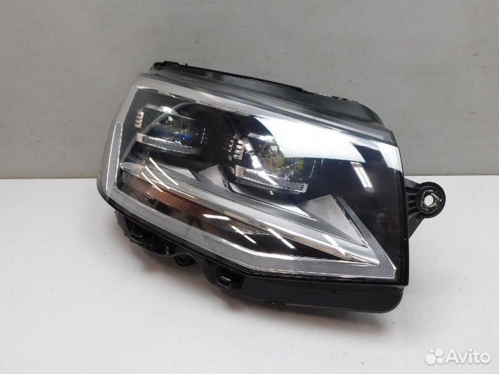 Фара правая Volkswagen California/Caravelle/Multiv