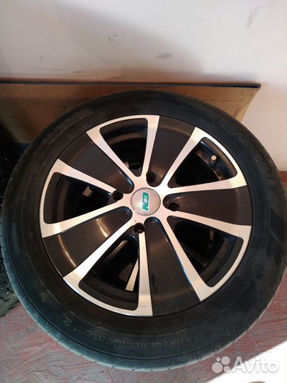 Литые диски R15 фирмы 