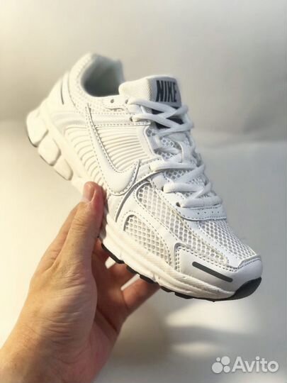 Кроссовки Nike Air Zoom Vomero 5 новые