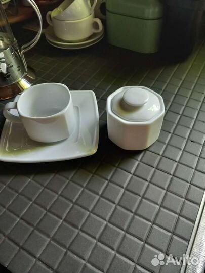 Посуда Фарфор чайники/кувшины/чашки