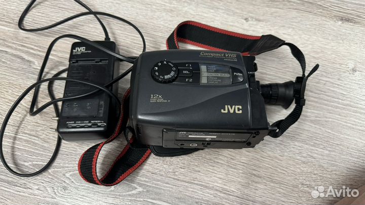 Видеокамера jvc