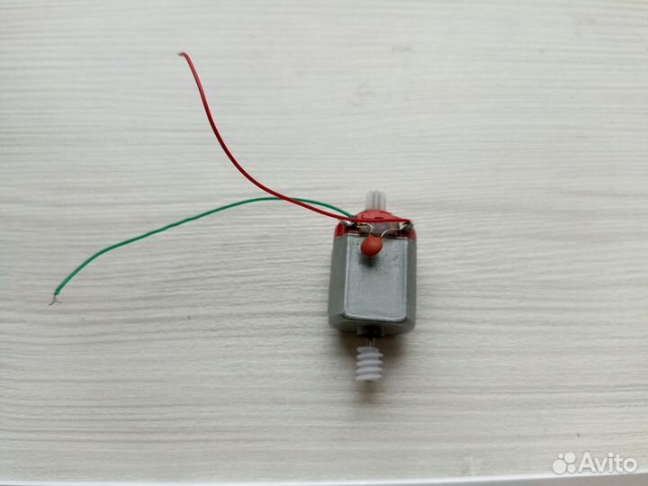 Моторчик от игрушки