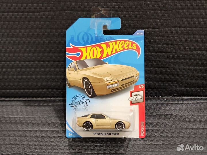 Hot Wheels '89 Porsche 944 Turbo