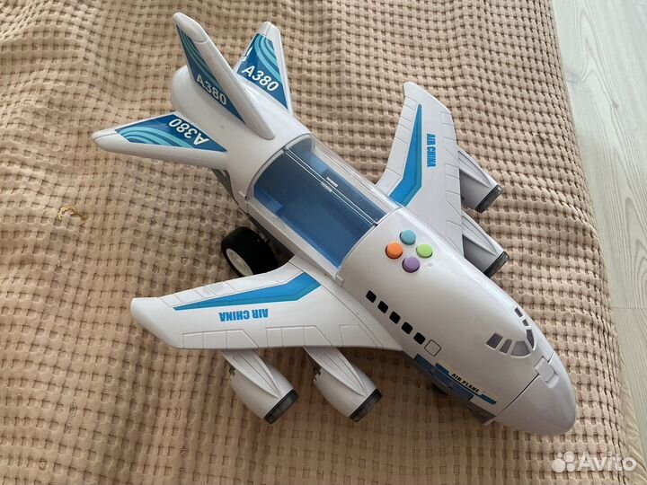 Самолет инерционный