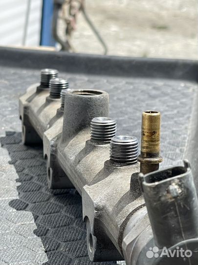 Топливная рампа Hyundai grand starex,H-1