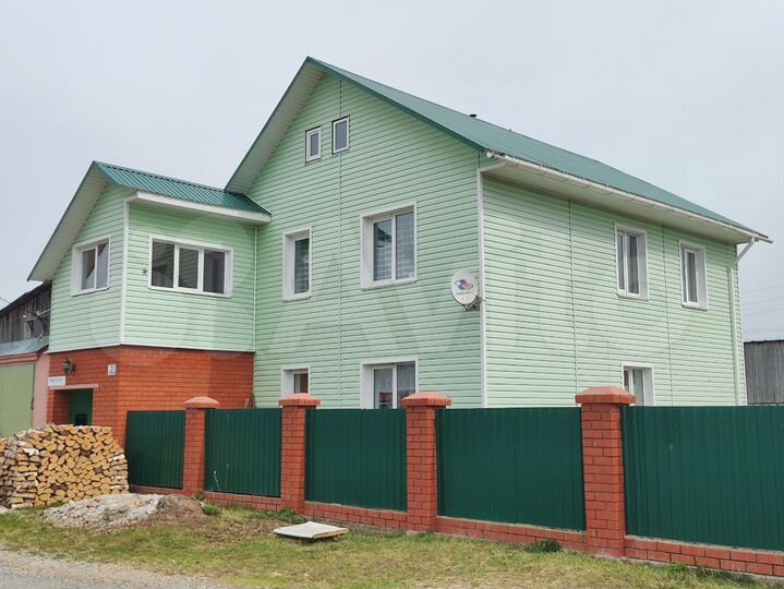 Коттедж 164 м² на участке 7 сот.