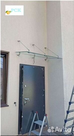 Стеклянный козырек