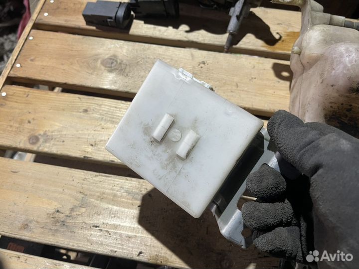 Блок дверей nissan pulsar 15