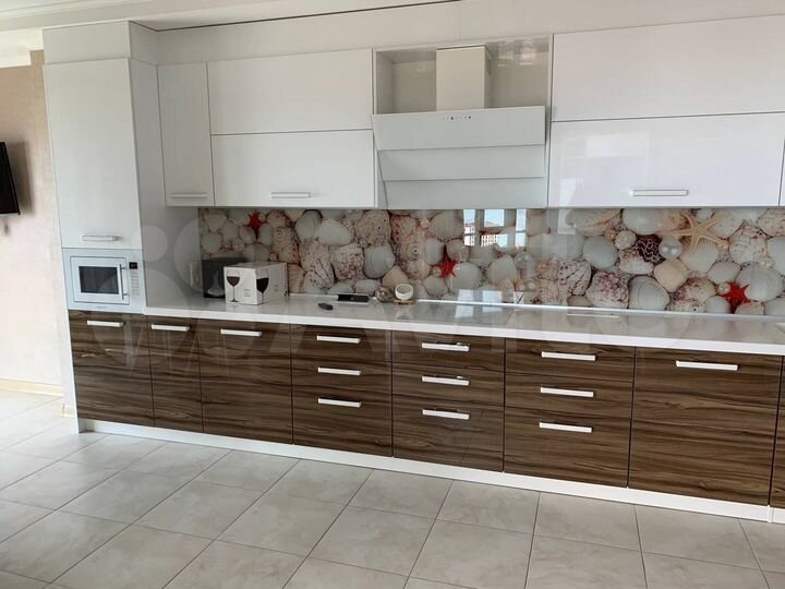 3-к. квартира, 105 м², 12/18 эт.