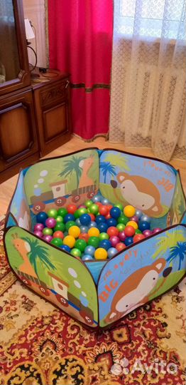 Сухой бассейн с шариками