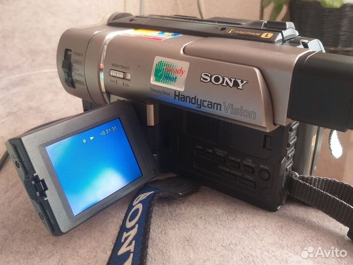 Видеокамера Sony CCD-TRV57E