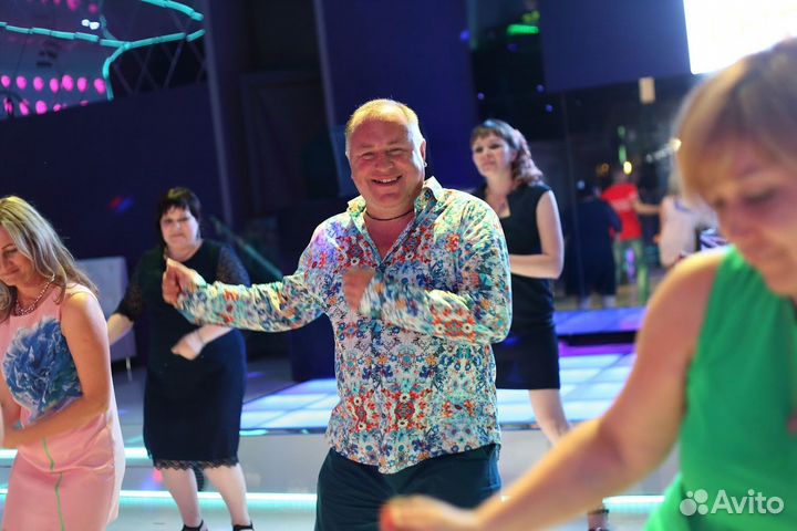 Ведущий мероприятий тамада