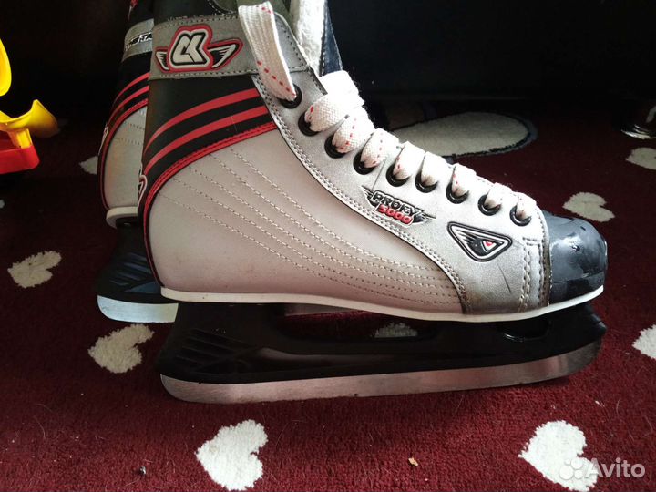Коньки хоккейные