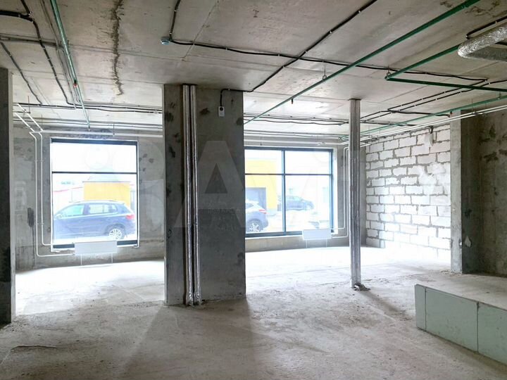 В новом крупном ЖК - светлое помещение (351 м²)