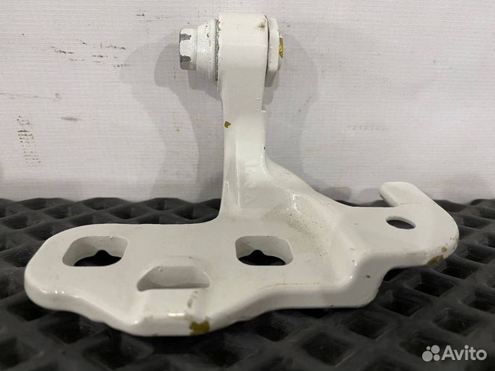 Петля двери Renault T