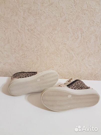 Ботинки новые р. 26-27