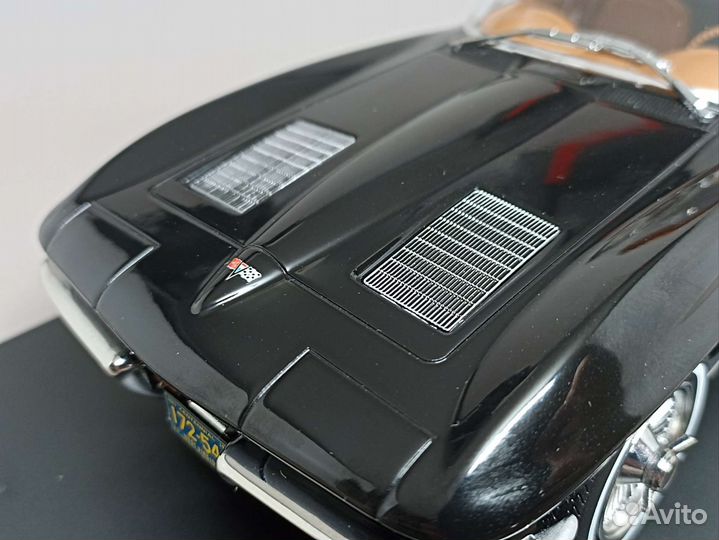 Chevrolet Corvette Stingray 1963 1:18 Norev