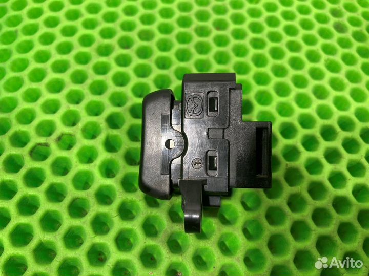 Кнопка блокировки двери передняя правая Mazda Cx-9