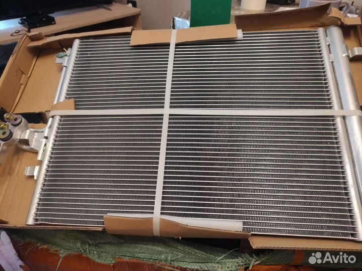 Радиатор кондиционера на фрилендер 2