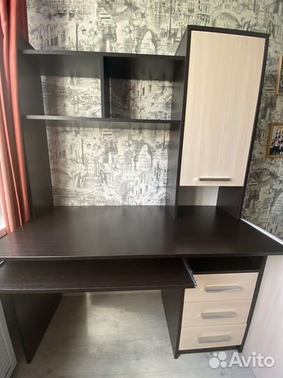 Детский письменный стол