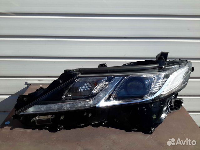 Левая фара Тойота Камри 70 LED оригинал