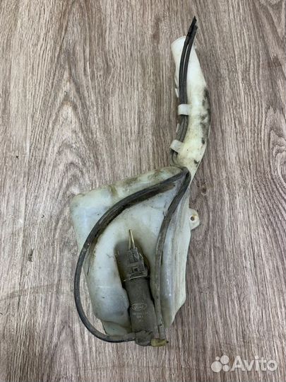 Бачок омывателя Ford Fiesta