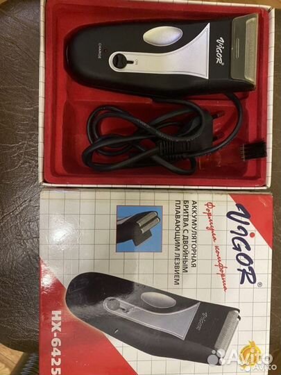 Аккумуляторная бритва с двойным плавающим лезвием