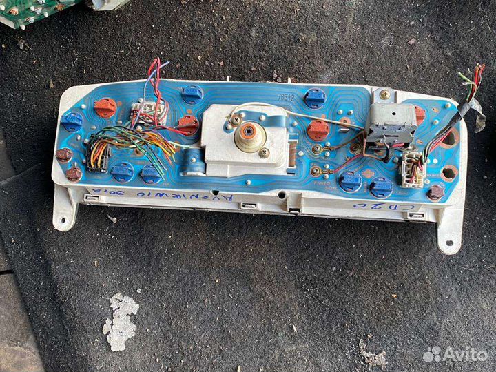 Панель приборов Nissan Avenir W10 дизель