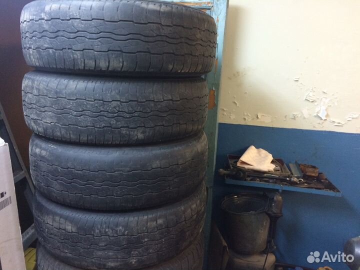 Bridgestone Dueler H/T D687 225/65 R17