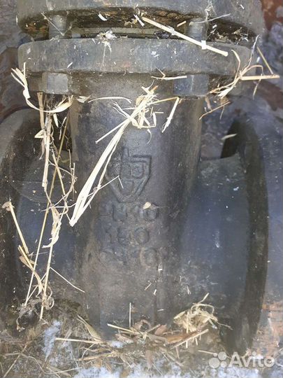 Задвижка на 150