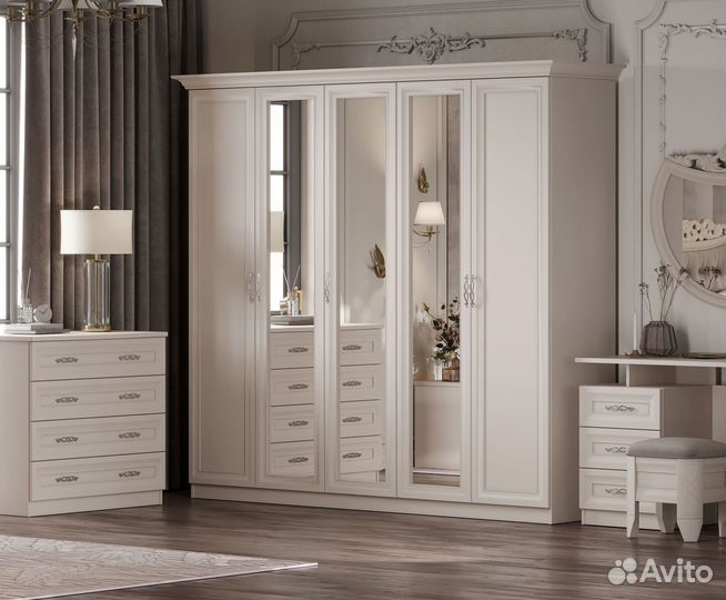 Спальный гарнитур