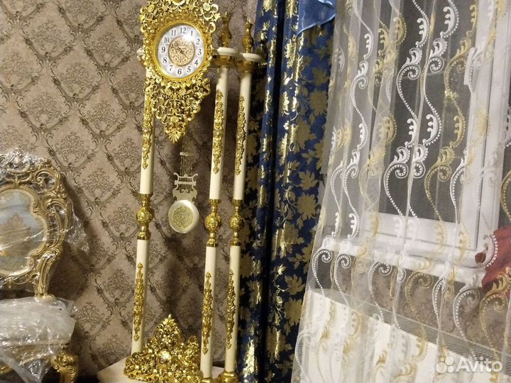 Иранские напольные часы