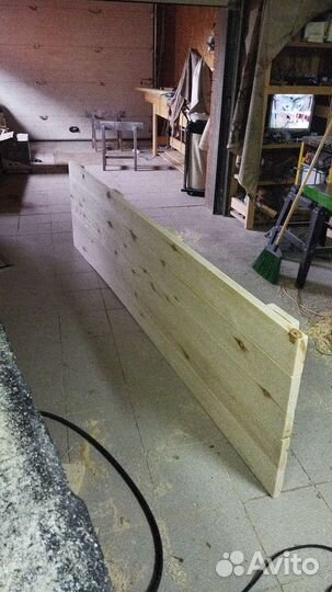 Мастер по дереву. столяр, плотник