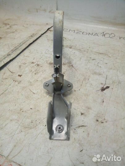 Петля крышки багажника задняя левая LADA Granta