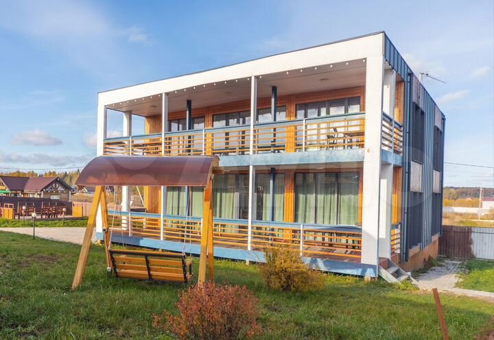 Коттедж 300 м² на участке 15 сот.