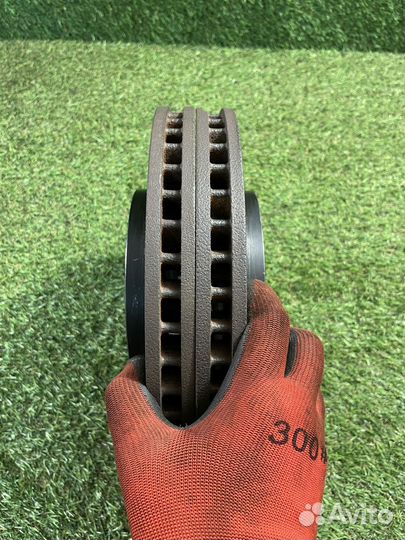 Диски тормозные передние Mitsubishi Lancer 10