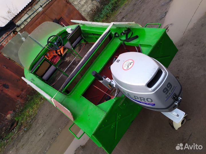 Лодка Мкм 15л.с. 4т с документами права не нужны