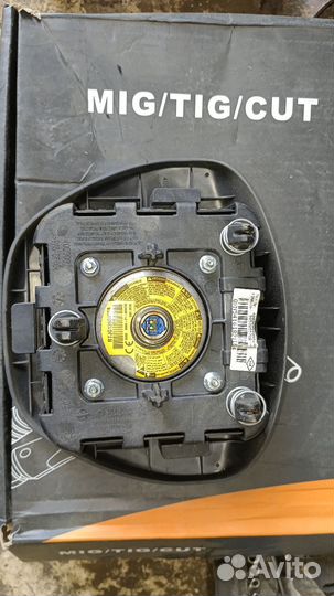 Подушка безопасности водителя Renault Logan 2