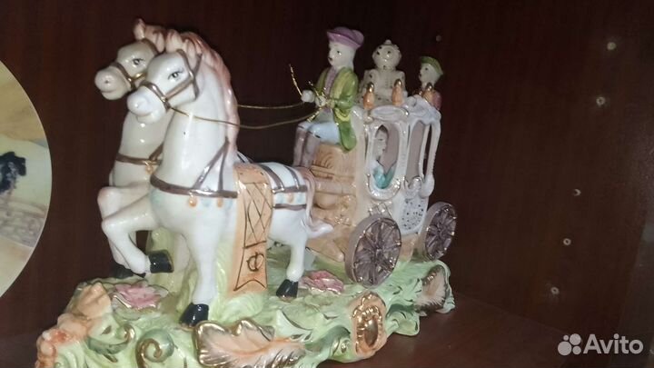 Огромная фарфоровая статуэтка карета 55см