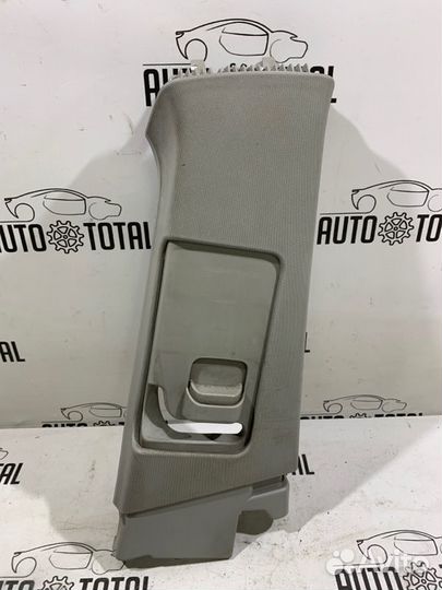 Обшивка центральной стойки правая Chevrolet Cruze