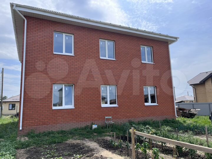 Дом 215 м² на участке 8 сот.