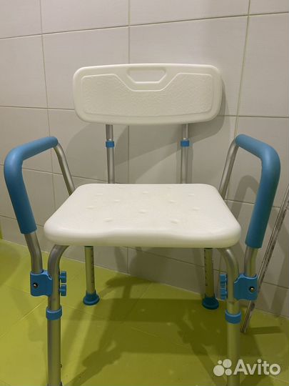 Стул в ванну для пожилых