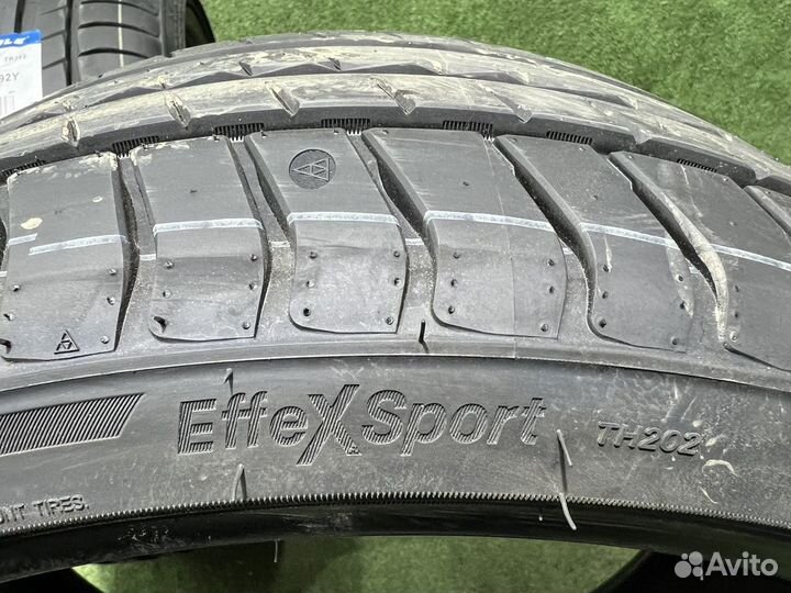 Triangle EffeXSport TH202 235/35 R20 92Y