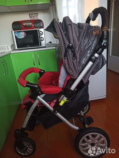 Прогулочная коляска