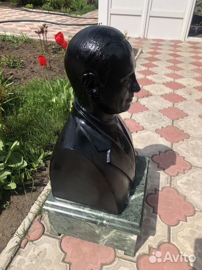 Бюст Путина В.В