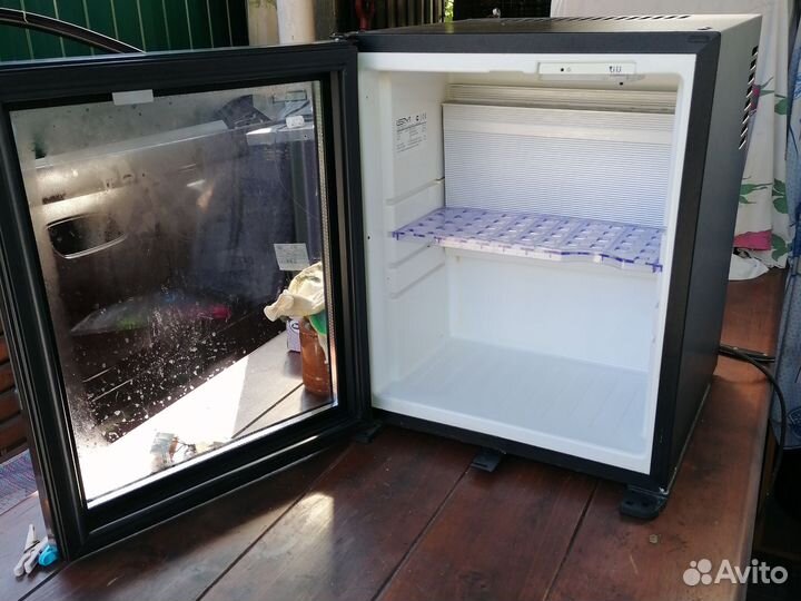 Холодильник минибар