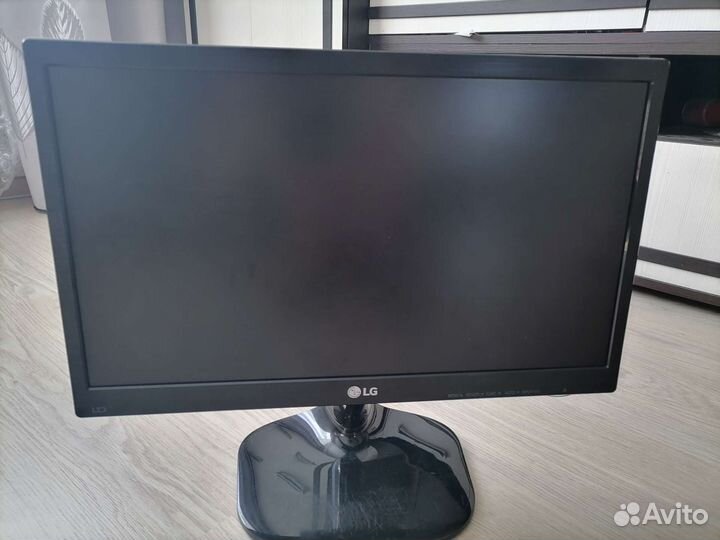Монитор LG 20M47D