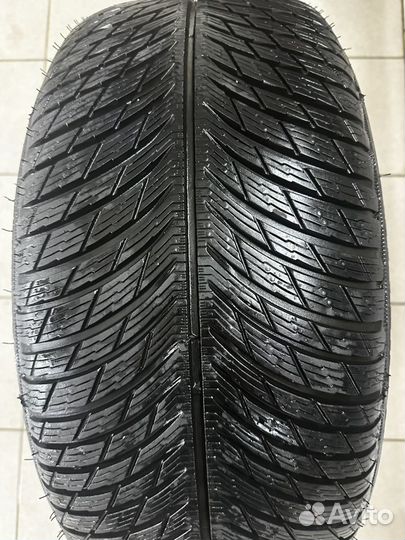 Michelin Alpin 5 275/35 R20 и 245/40 R20